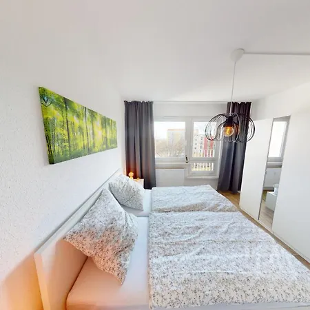 Mit Bodengleicher Dusche, 170m Bis Zur Haltestelle Linie 5, Wlan